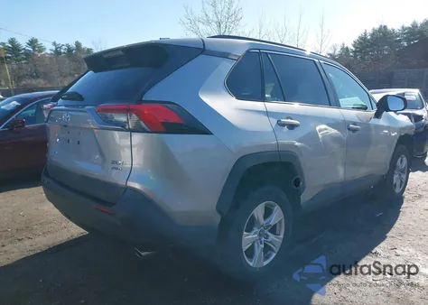 2020 Toyota Rav4 Xle z USA, uszkodzony, nr VIN 2T3P1RFV0LC069209